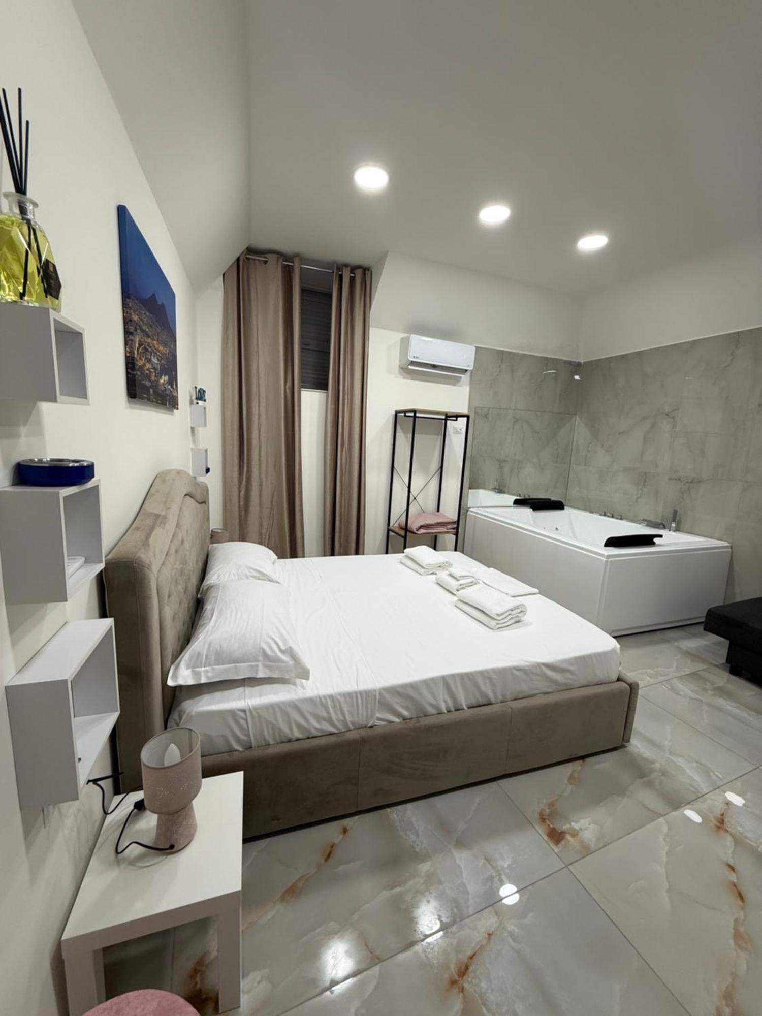 Caracciolo Suites 36 نابولي المظهر الخارجي الصورة